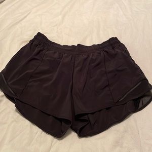 Lululemon Hotty Hot Short 2.5” Size 10 Black